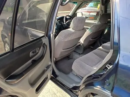 Honda CR-V 1996 года за 2 400 000 тг. в Алматы – фото 12