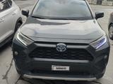 Toyota RAV4 2021 года за 20 000 000 тг. в Шымкент