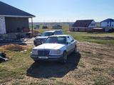 Mercedes-Benz E 200 1993 года за 2 500 000 тг. в Кокшетау – фото 2