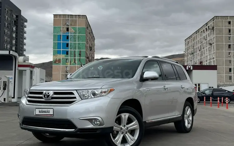 Toyota Highlander 2012 годаүшін9 500 000 тг. в Актобе