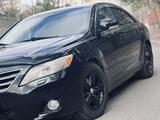 Toyota Camry 2011 года за 7 350 000 тг. в Астана – фото 2