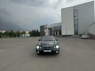 Mercedes-Benz E 320