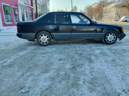 Mercedes-Benz E 200 1991 года за 1 650 000 тг. в Петропавловск – фото 3