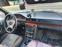 Mercedes-Benz E 200 1991 годаfor1 650 000 тг. в Петропавловск