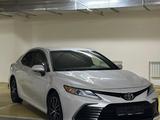 Toyota Camry 2022 годаүшін13 600 000 тг. в Астана – фото 3