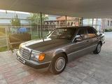 Mercedes-Benz E 230 1991 года за 2 500 000 тг. в Атырау – фото 2