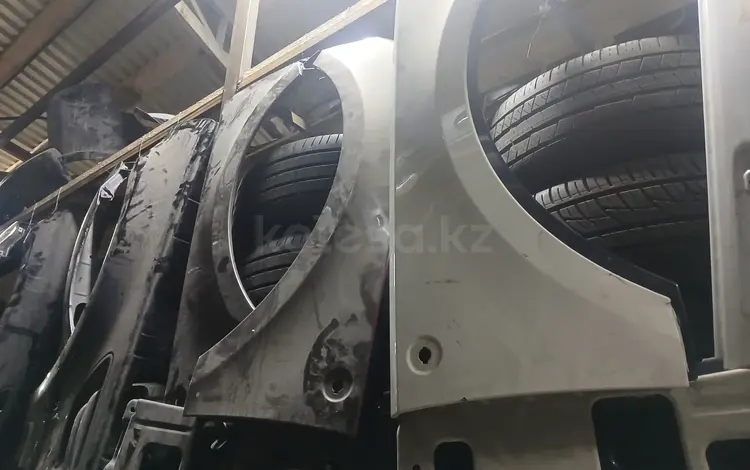 Передние крылья Range Rover (L322) за 1 000 тг. в Алматы
