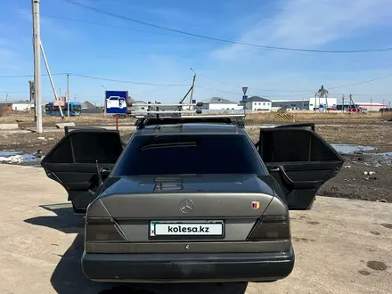 Mercedes-Benz E 260 1989 года за 1 200 000 тг. в Астана – фото 3