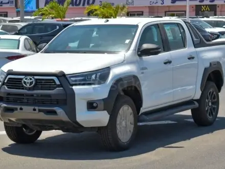 Toyota Hilux 2024 года за 26 250 000 тг. в Семей