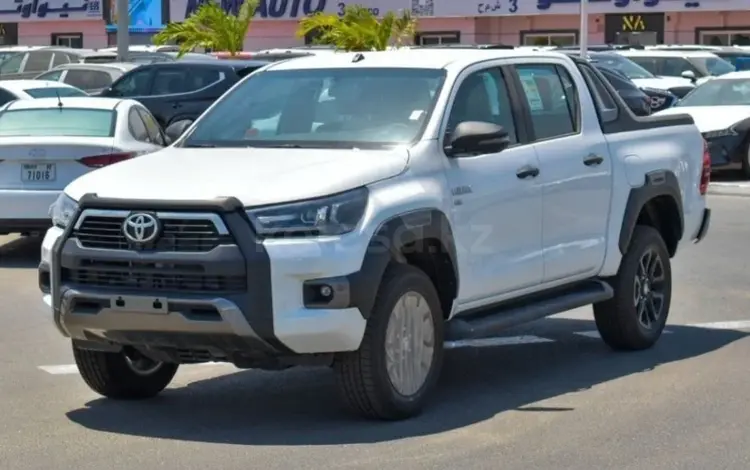 Toyota Hilux 2024 года за 23 500 000 тг. в Семей