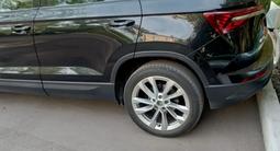 Skoda Karoq 2024 года за 12 900 000 тг. в Караганда – фото 2