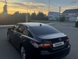 Toyota Camry 2019 года за 14 000 000 тг. в Уральск – фото 4