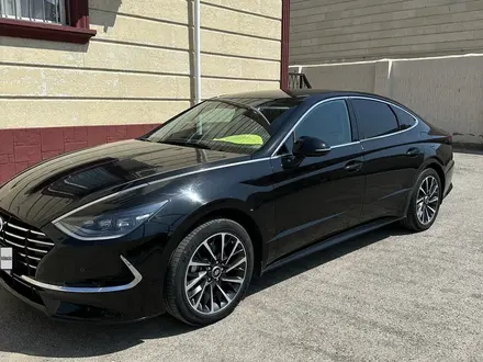 Hyundai Sonata 2022 года за 12 500 000 тг. в Актау