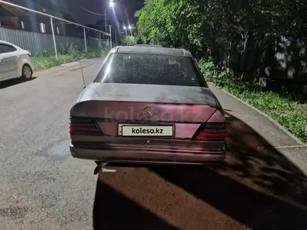 Mercedes-Benz E 230 1988 года за 600 000 тг. в Алматы – фото 2