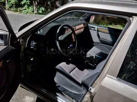 Mercedes-Benz E 230 1988 года за 600 000 тг. в Алматы – фото 5