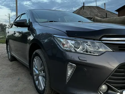 Toyota Camry 2015 года за 11 200 000 тг. в Усть-Каменогорск – фото 3