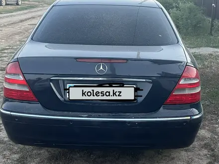 Mercedes-Benz E 320 2003 года за 3 300 000 тг. в Уральск – фото 4