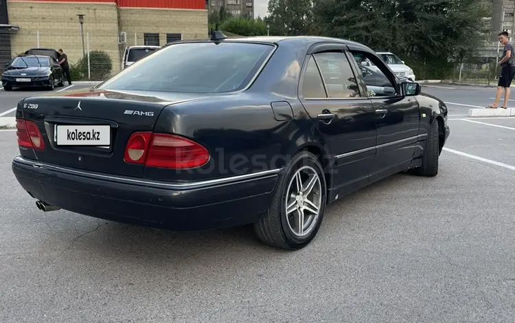 Mercedes-Benz E 280 1997 годаfor3 000 000 тг. в Алматы