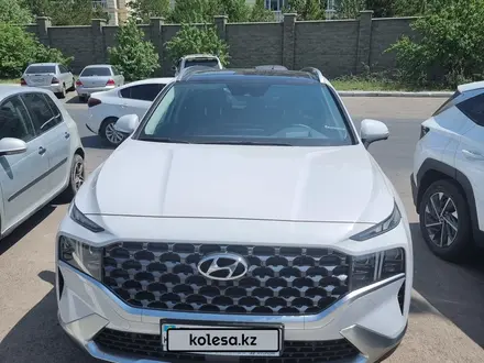 Hyundai Santa Fe 2021 года за 19 500 000 тг. в Астана