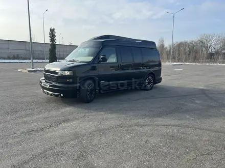 Chevrolet Express 2013 года за 38 500 000 тг. в Алматы – фото 15