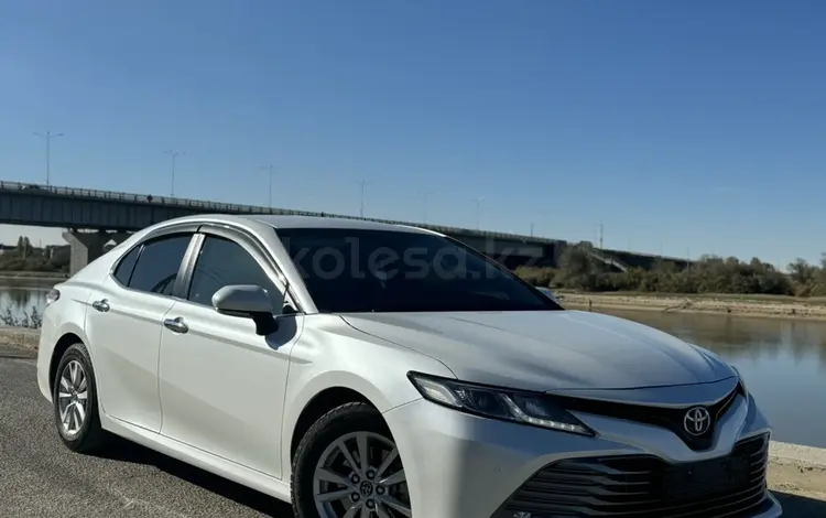 Toyota Camry 2018 годаүшін12 300 000 тг. в Атырау