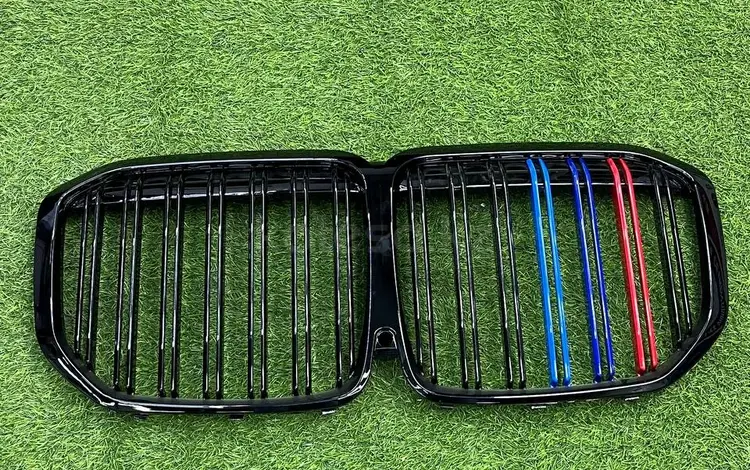 РЕШЕТКА РАДИАТОРА НА BMW G07 за 45 000 тг. в Астана