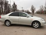 Toyota Camry 2004 годаүшін5 250 000 тг. в Уральск – фото 2