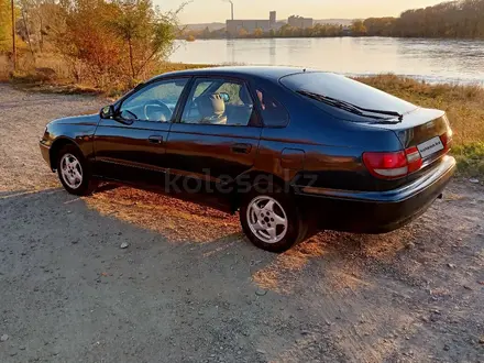 Toyota Carina E 1998 года за 2 350 000 тг. в Усть-Каменогорск – фото 4