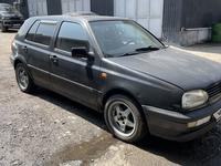 Volkswagen Golf 1995 года за 1 400 000 тг. в Алматы