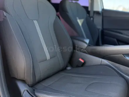 Hyundai Elantra 2023 года за 9 100 000 тг. в Караганда – фото 12