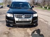 Volkswagen Touareg 2007 года за 9 000 000 тг. в Байсерке