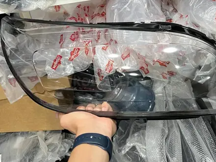 Стекло фары за 35 000 тг. в Алматы