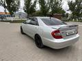 Toyota Camry 2004 года за 4 500 000 тг. в Уральск – фото 2