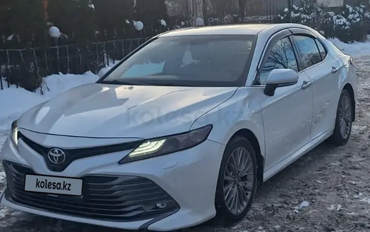 Toyota Camry 2018 годаfor13 600 000 тг. в Алматы