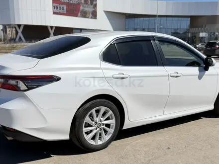 Toyota Camry 2021 года за 14 100 000 тг. в Усть-Каменогорск – фото 3