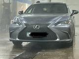 Lexus ES 250 2020 года за 21 000 000 тг. в Алматы