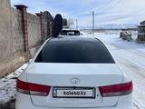 Hyundai Sonata 2006 года за 4 000 000 тг. в Шымкент – фото 2