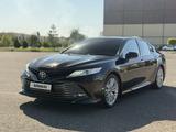 Toyota Camry 2019 года за 15 800 000 тг. в Тараз – фото 2