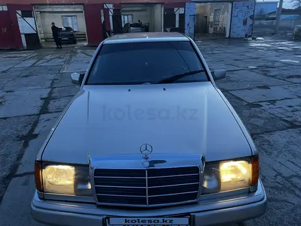 Mercedes-Benz E 230 1992 года за 1 300 000 тг. в Кызылорда – фото 12