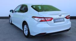 Toyota Camry 2020 года за 13 200 000 тг. в Шымкент – фото 2