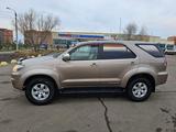 Toyota Fortuner 2006 годаүшін8 300 000 тг. в Петропавловск – фото 2