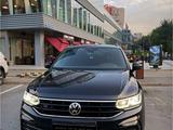 Volkswagen Tiguan 2021 года за 18 000 000 тг. в Алматы