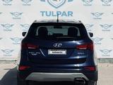 Hyundai Santa Fe 2017 годаүшін7 590 000 тг. в Актау – фото 2