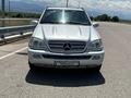 Mercedes-Benz ML 500 2001 годаfor3 200 000 тг. в Есик