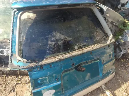 Крышка багажника Мицубиси Спейс руннер за 20 000 тг. в Алматы