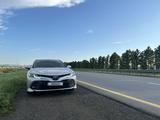 Toyota Camry 2018 года за 13 750 000 тг. в Астана