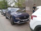 Hyundai Santa Fe 2022 года за 17 500 000 тг. в Алматы – фото 2