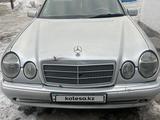 Mercedes-Benz E 200 1996 года за 1 700 000 тг. в Семей