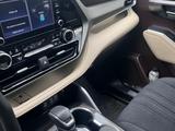 Toyota Highlander 2022 годаүшін28 700 000 тг. в Алматы – фото 3