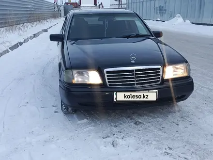 Mercedes-Benz C 200 1994 года за 1 800 000 тг. в Астана – фото 2